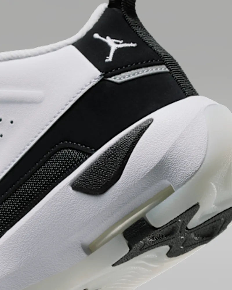 White/Summit White/Black