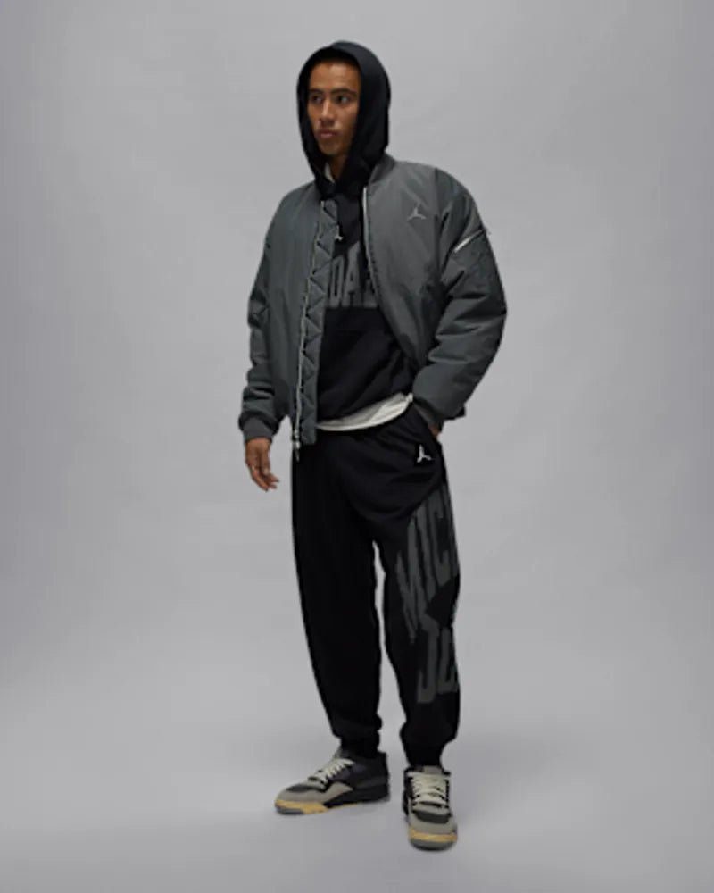 Black/Sail