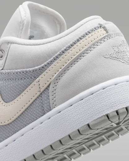 Off White/Soft Pearl/Light Smoke Grey