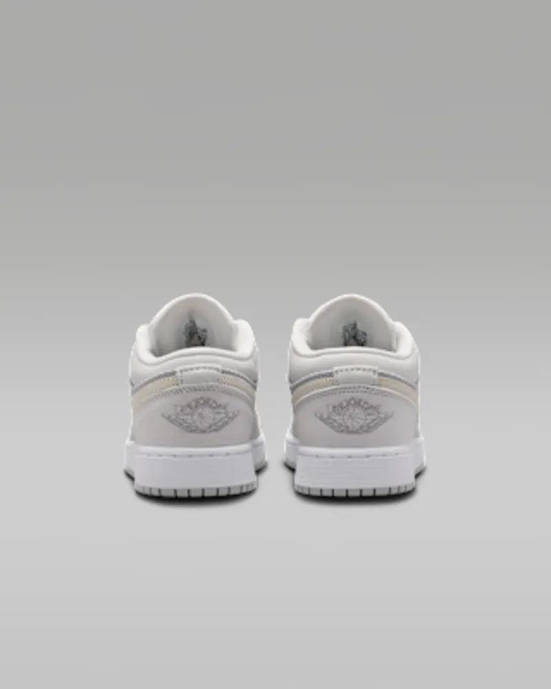 Off White/Soft Pearl/Light Smoke Grey