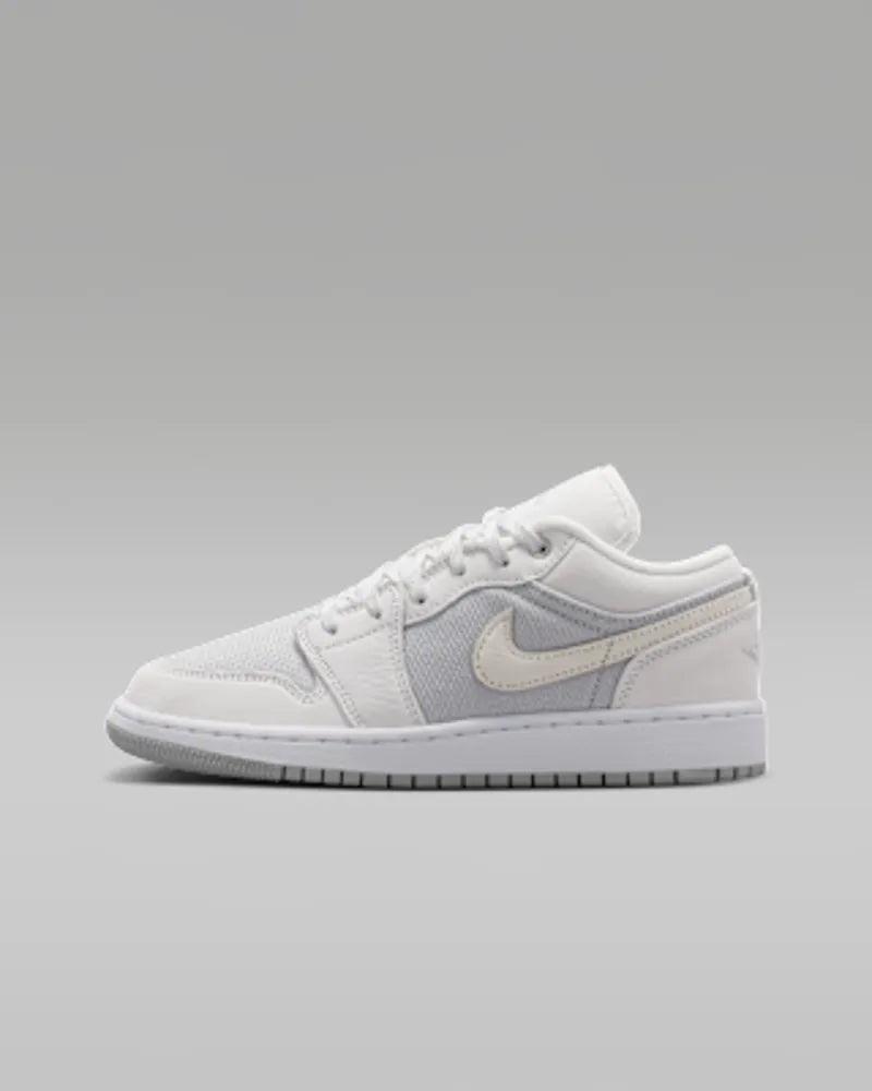 Off White/Soft Pearl/Light Smoke Grey