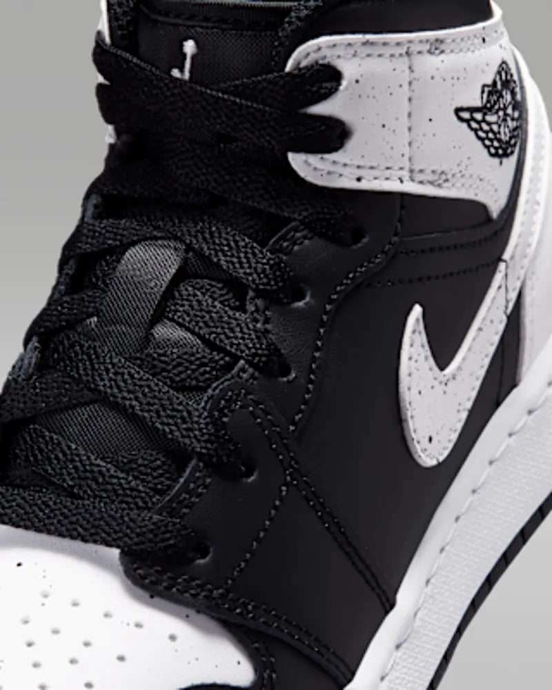 Black/Black/White
