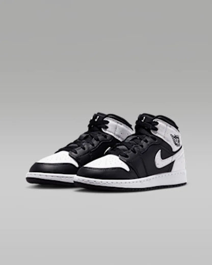 Black/Black/White