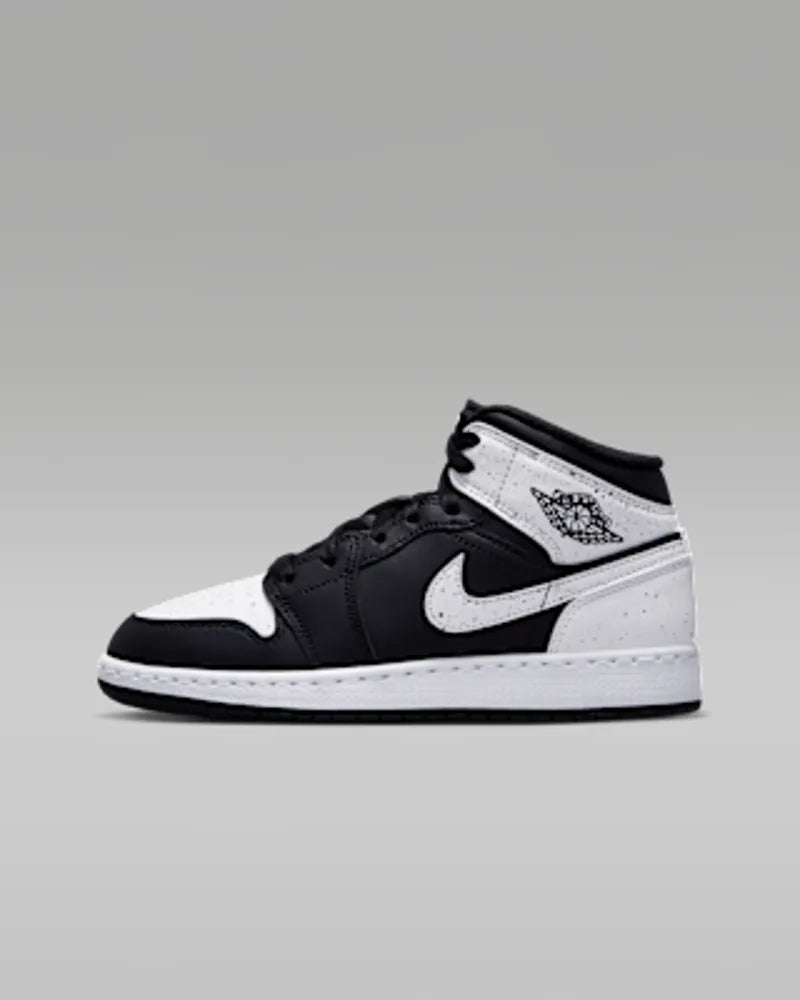 Black/Black/White