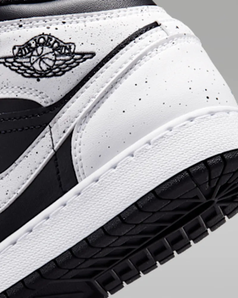 Black/Black/White