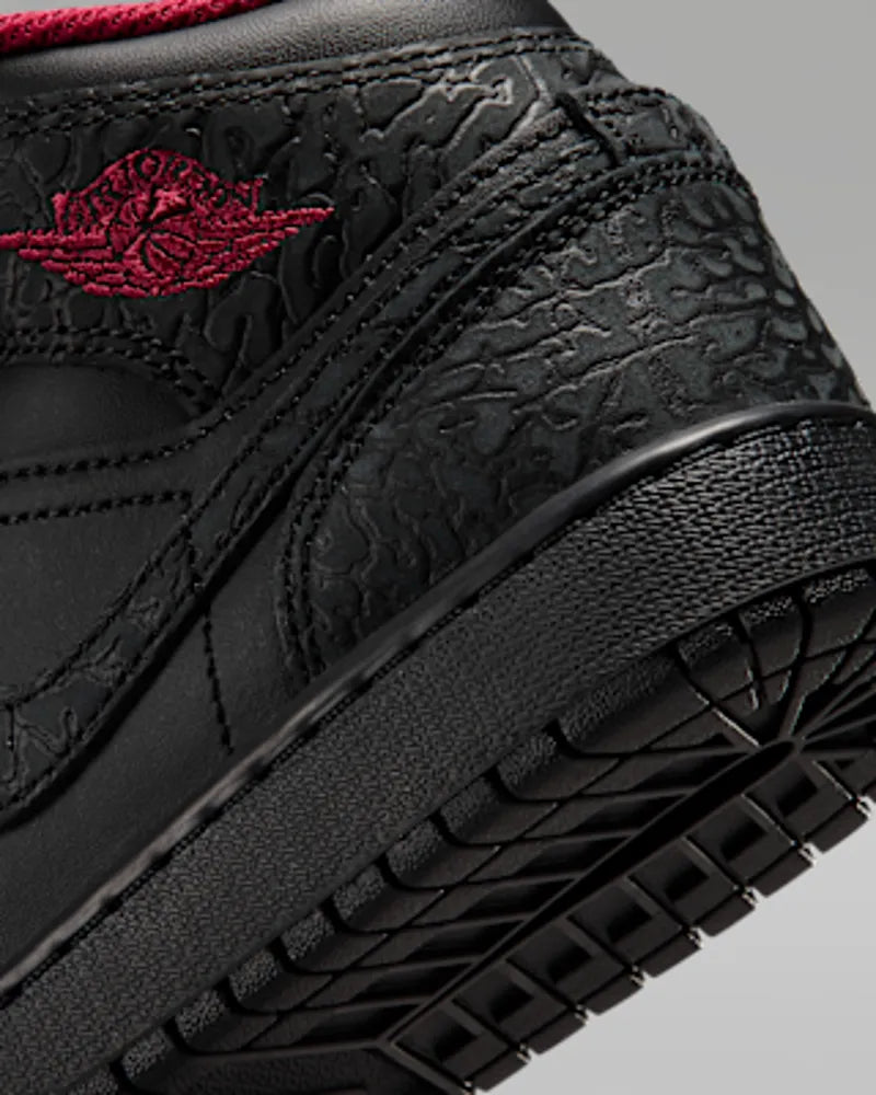 Black/Black/Tough Red