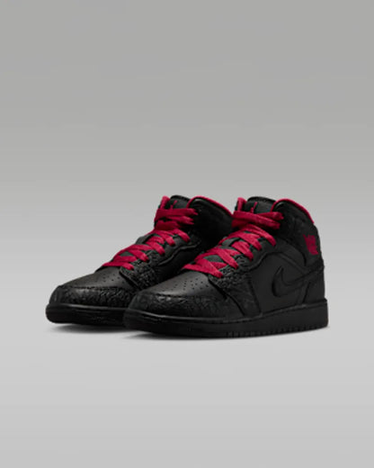 Black/Black/Tough Red