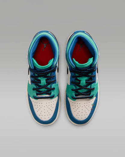 Chalk/True Blue/Kinetic Green/University Red