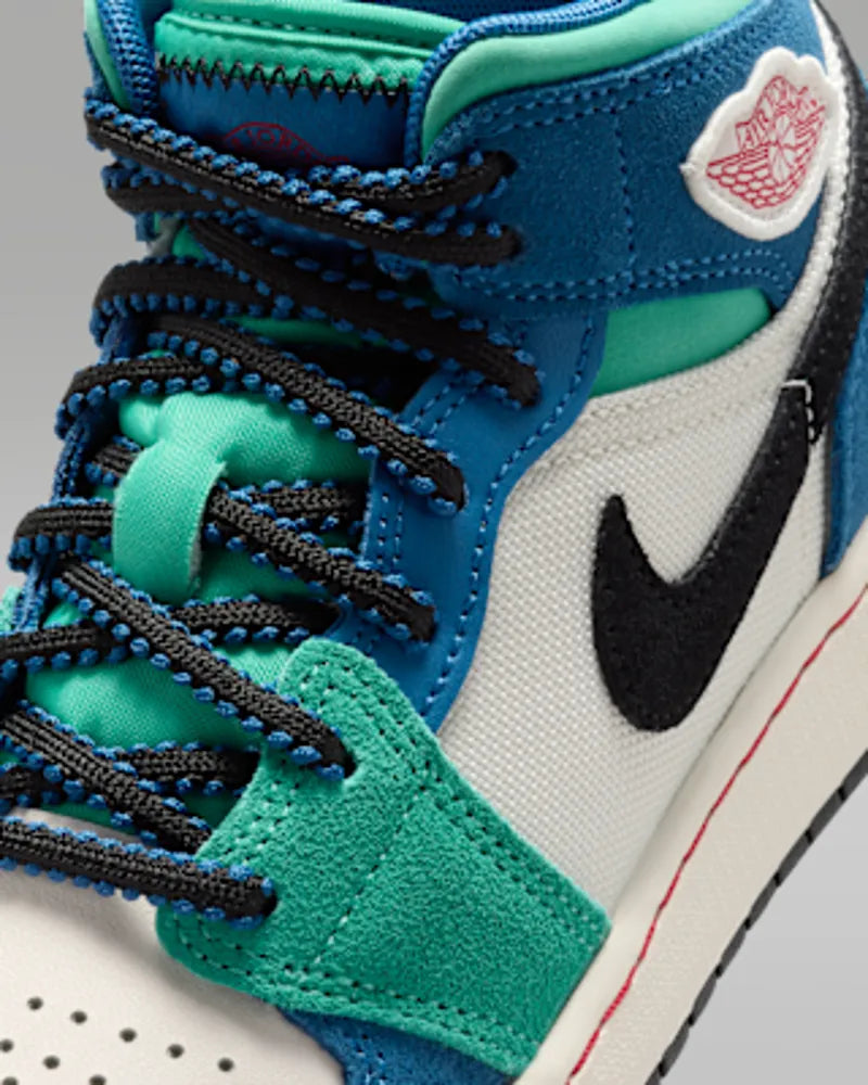 Chalk/True Blue/Kinetic Green/University Red