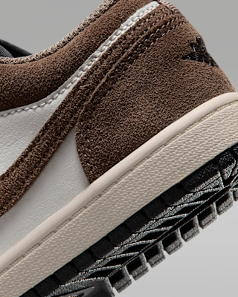 Palomino/Phantom/Sail/Black