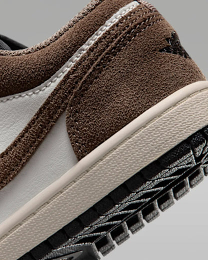 Palomino/Phantom/Sail/Black