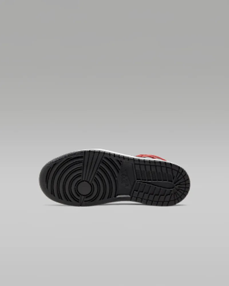 Black/Gym Red/Black