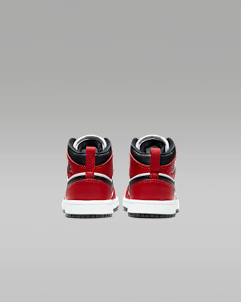 Black/Gym Red/Black