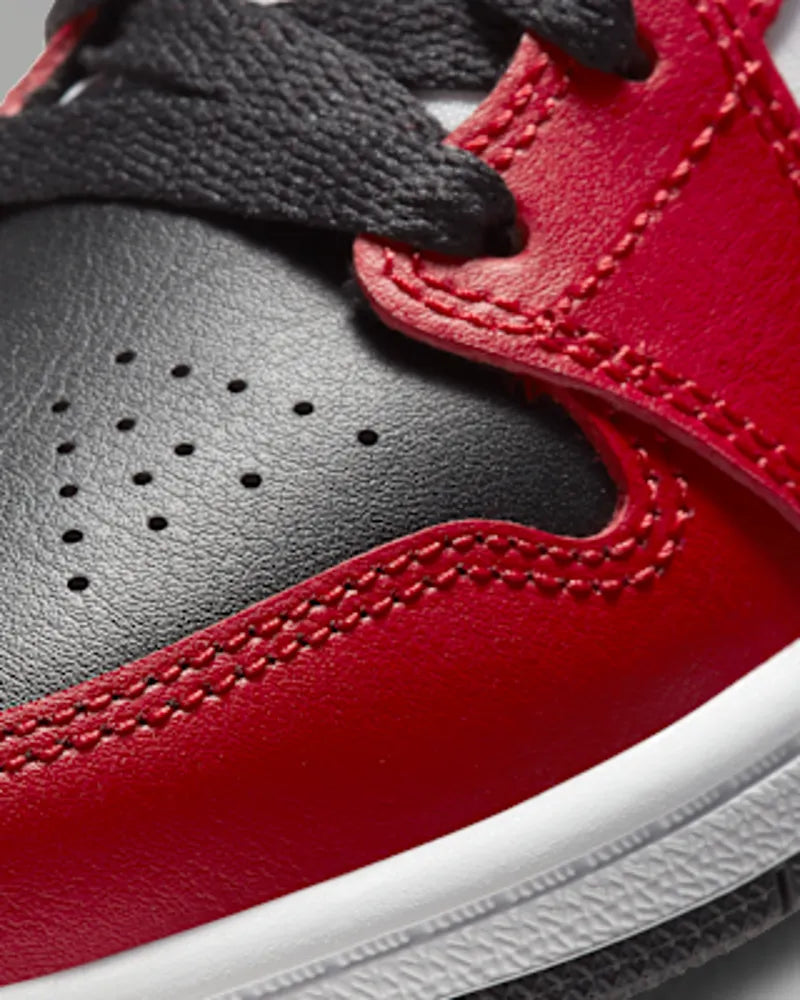 Black/Gym Red/Black