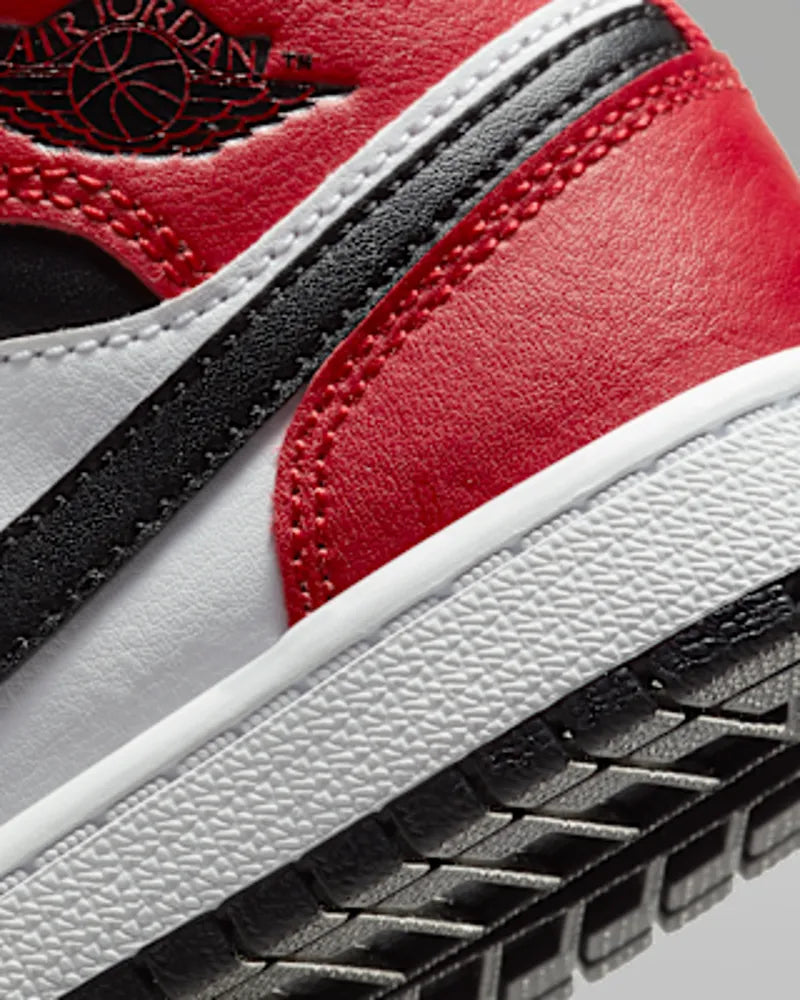 Black/Gym Red/Black