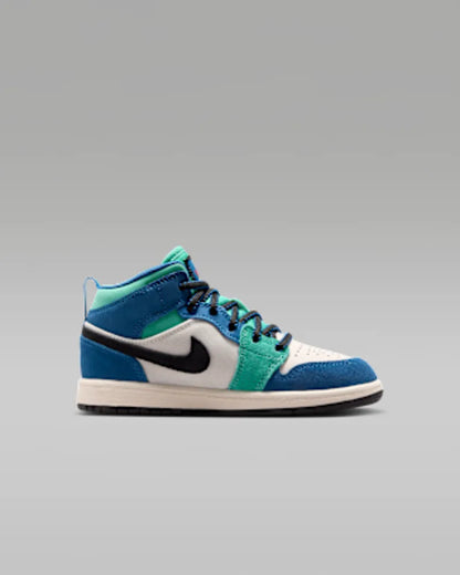 Chalk/True Blue/Kinetic Green/University Red