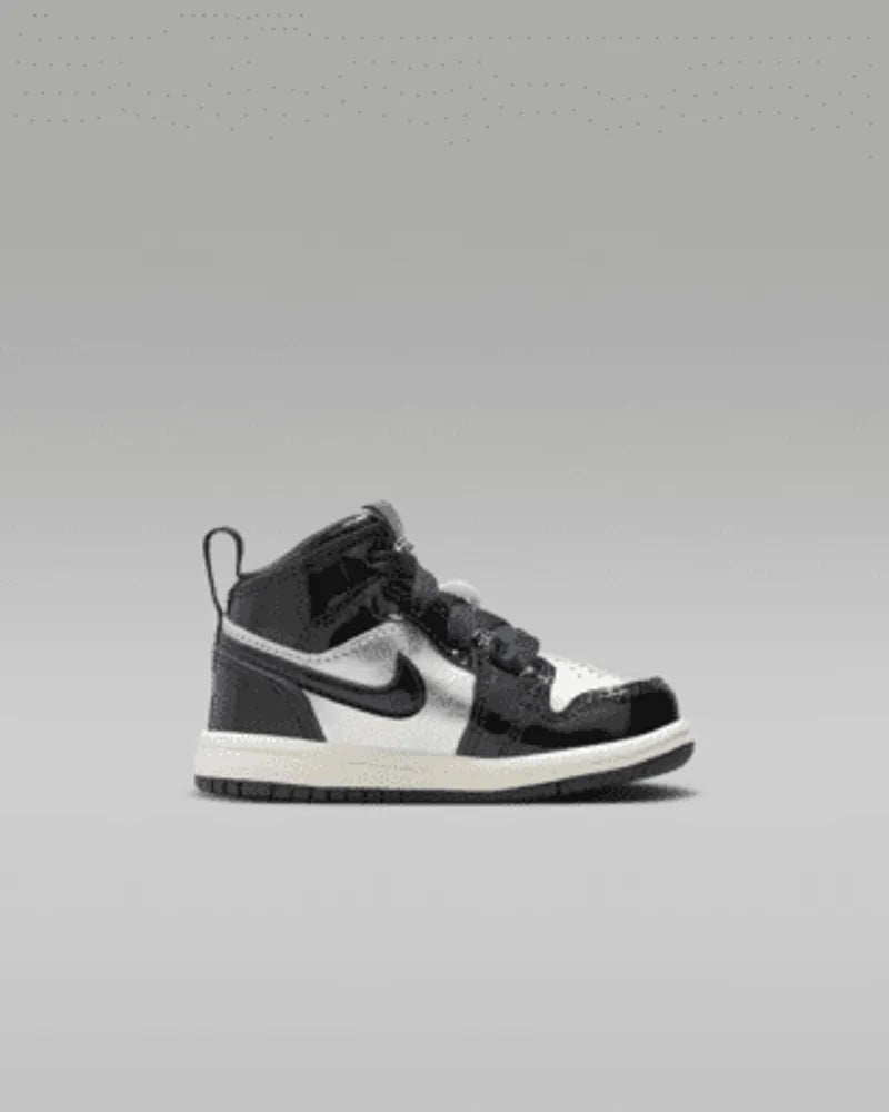 Black/Metallic Silver/Sail/Metallic Gold