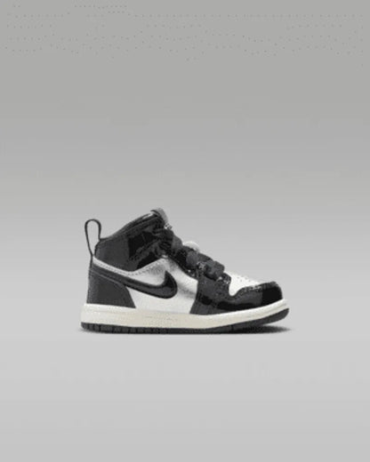 Black/Metallic Silver/Sail/Metallic Gold