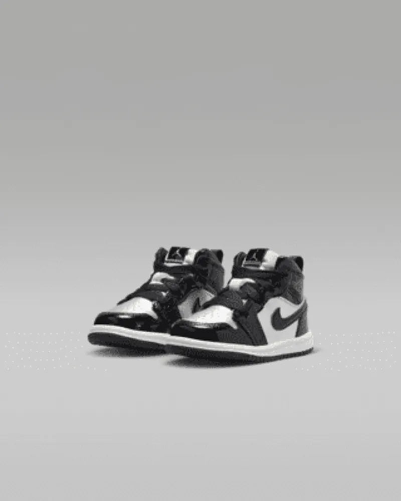 Black/Metallic Silver/Sail/Metallic Gold