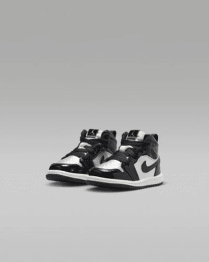 Black/Metallic Silver/Sail/Metallic Gold