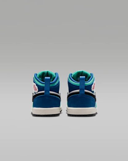 Chalk/True Blue/Kinetic Green/University Red