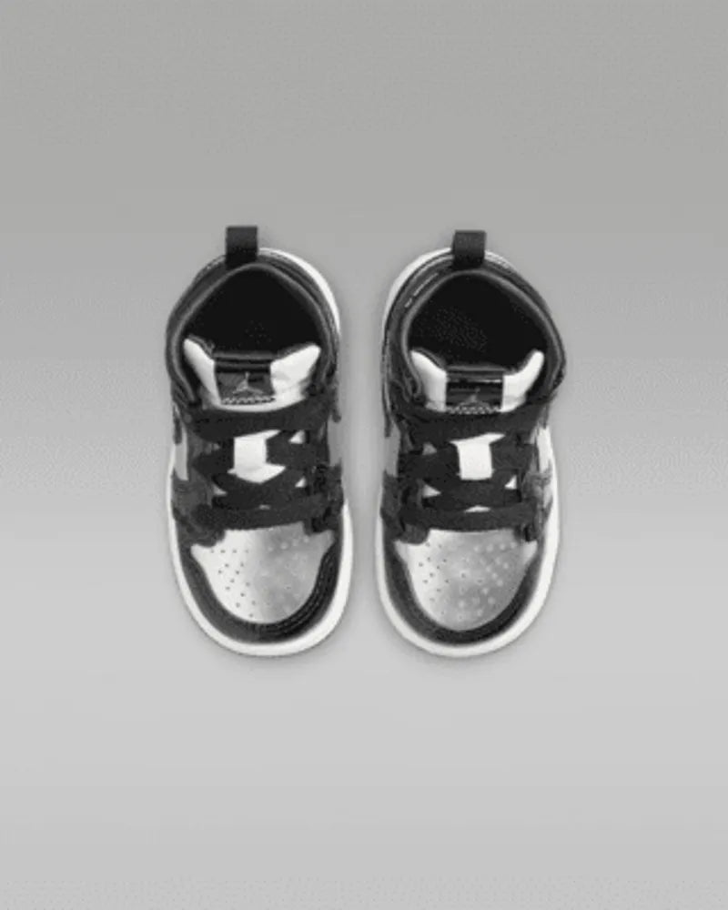 Black/Metallic Silver/Sail/Metallic Gold