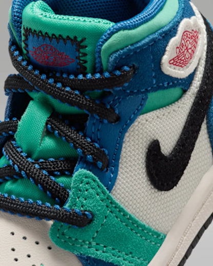 Chalk/True Blue/Kinetic Green/University Red