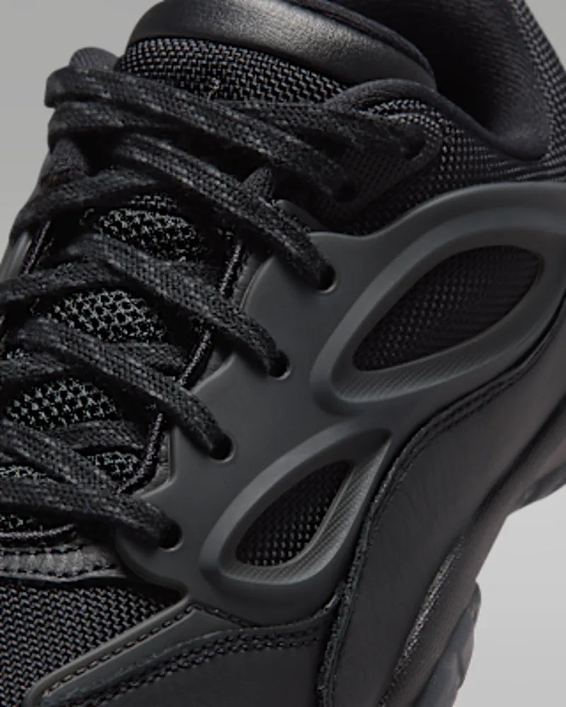 Black/Dark Smoke Grey