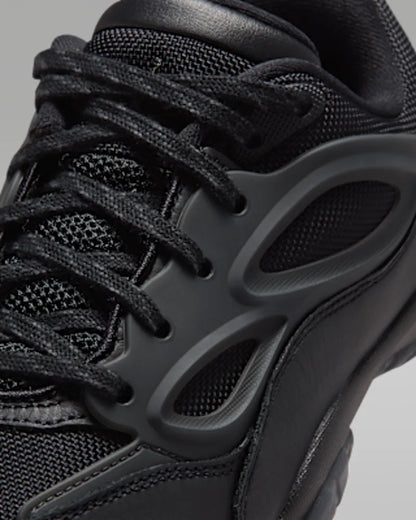 Black/Dark Smoke Grey