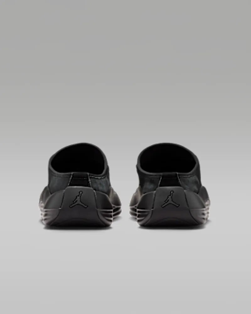 Black/Dark Smoke Grey
