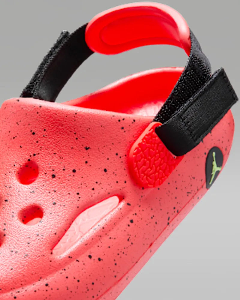 Infrared 23/Barely Volt/Black
