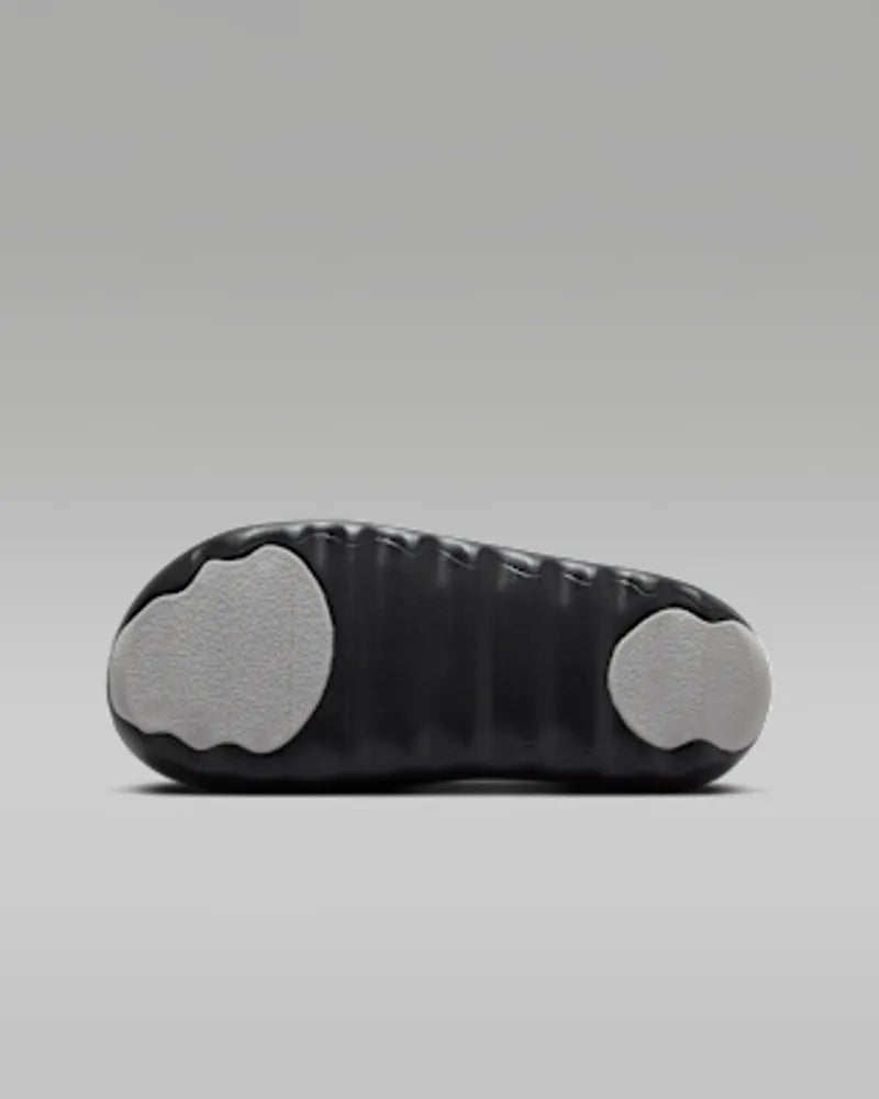 Black/Tech Grey/University Red