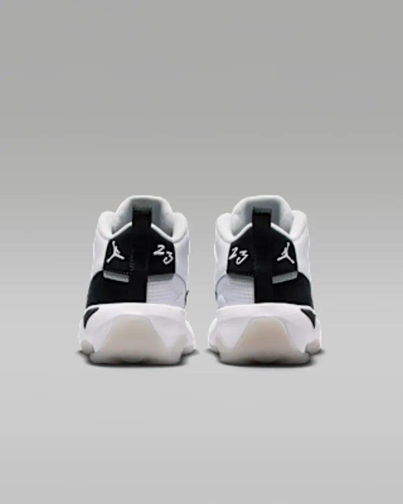 White/Summit White/Black