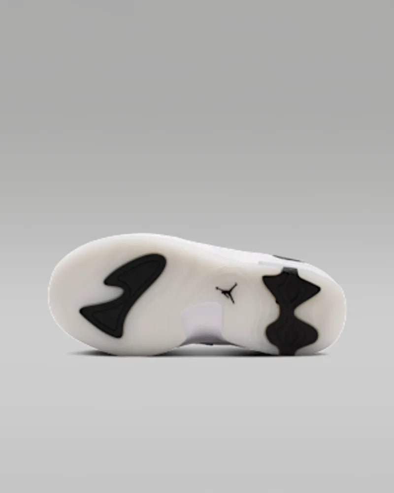 White/Summit White/Black