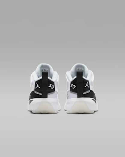 White/Summit White/Black