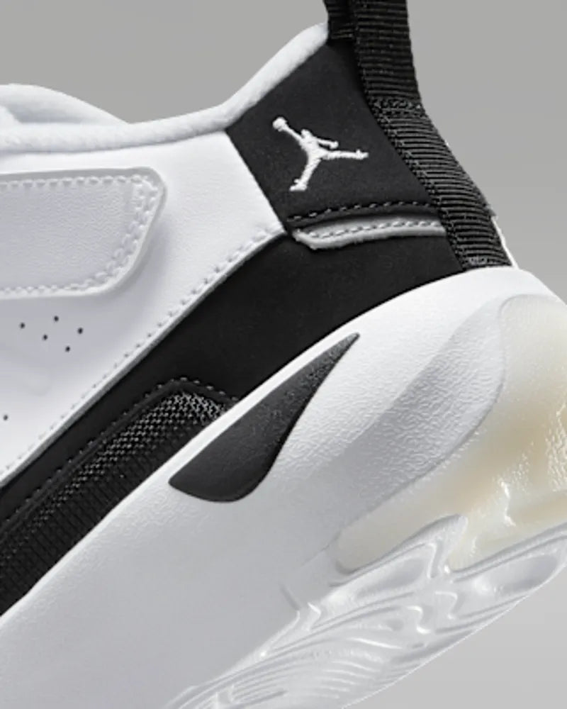 White/Summit White/Black