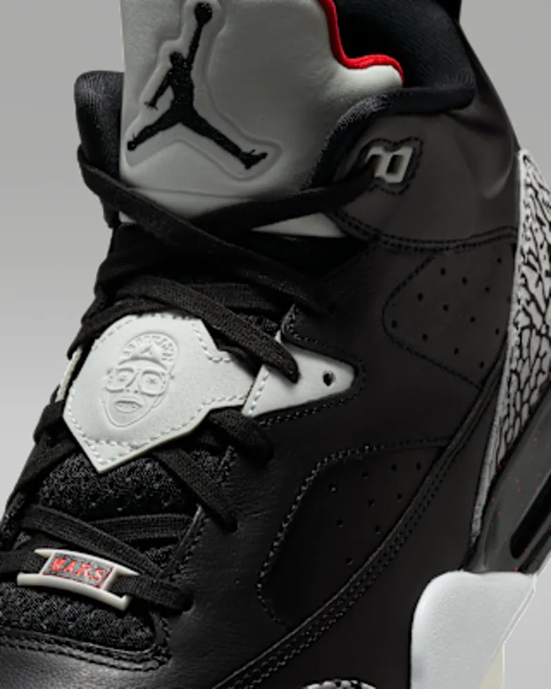 Black/University Red/Grey Mist/Black
