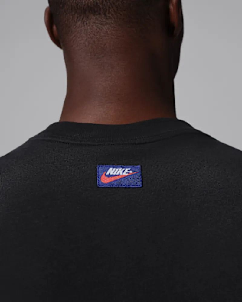Black/University Red