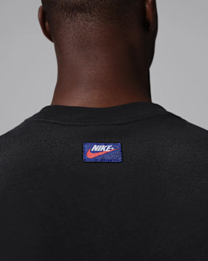 Black/University Red
