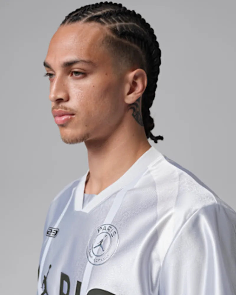 Pure Platinum/Black