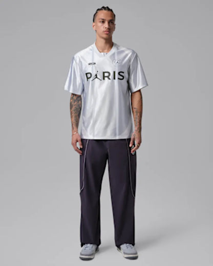 Pure Platinum/Black