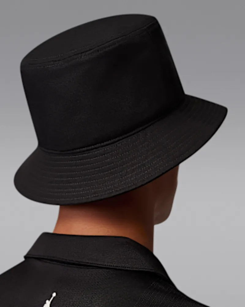 Black/Sail