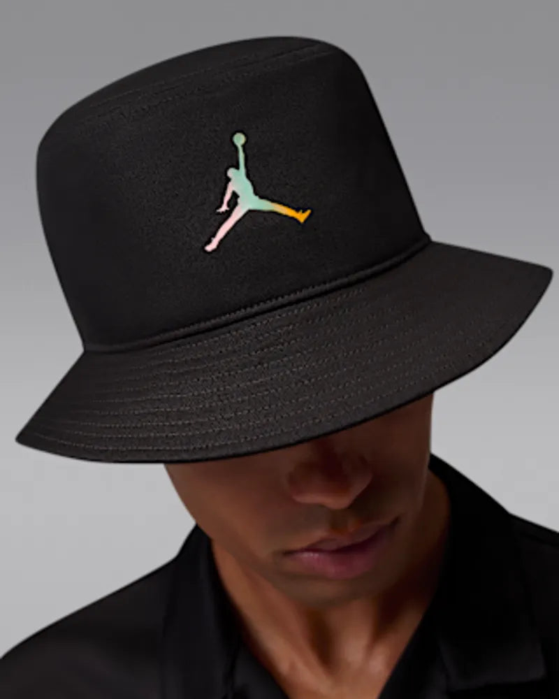 Black/Sail