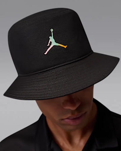 Black/Sail