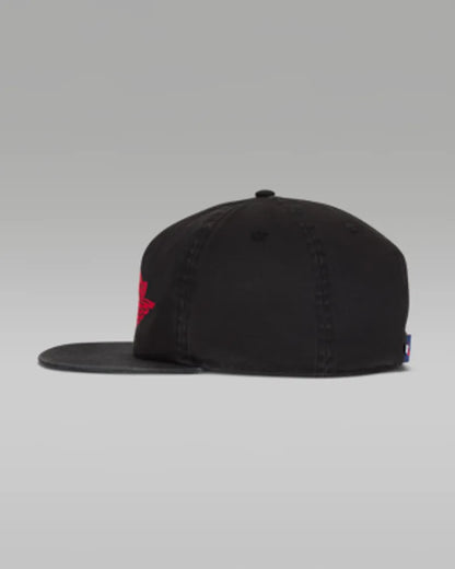 Black/University Red