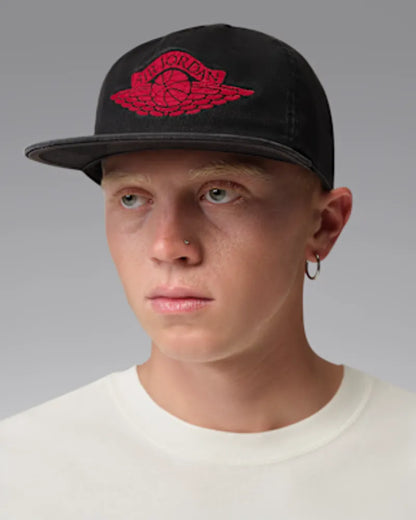 Black/University Red