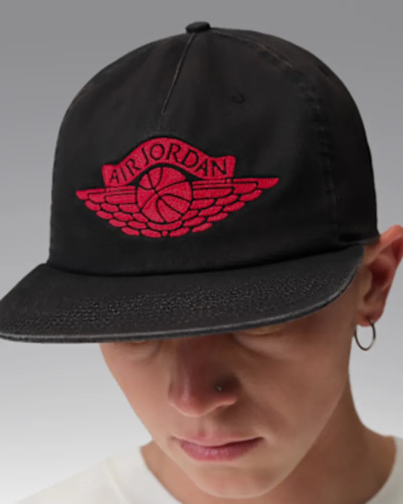 Black/University Red