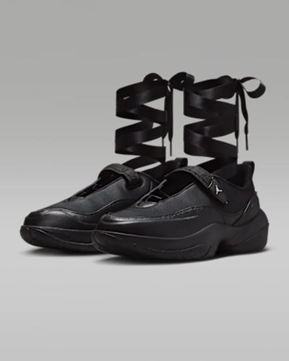 Black/Summit White/Anthracite