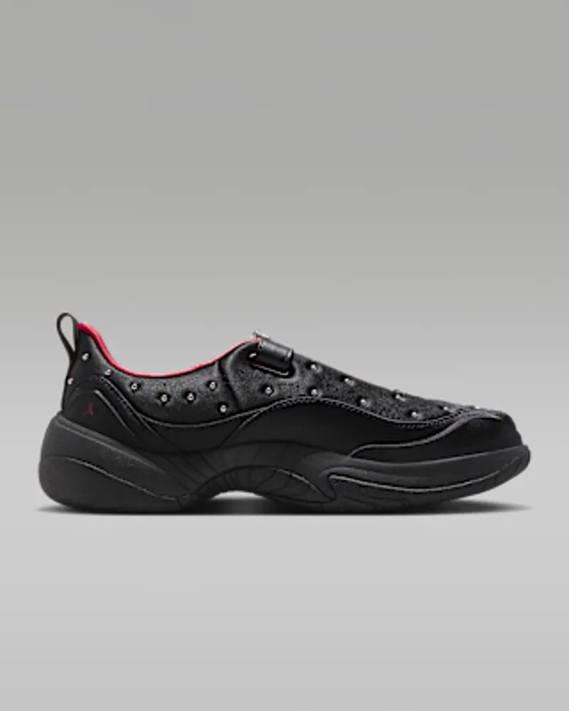White/Black/Metallic Silver/University Red