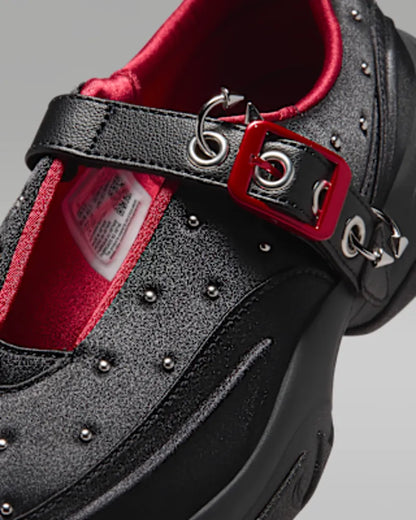 White/Black/Metallic Silver/University Red